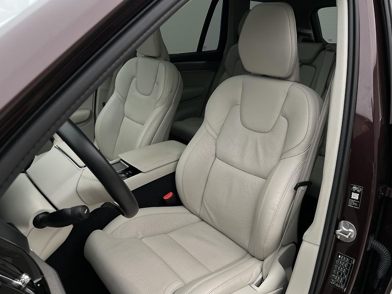 Volvo XC90 T8 AWD RECHARGE BRIGHT PLUS - fotka 19 z 56