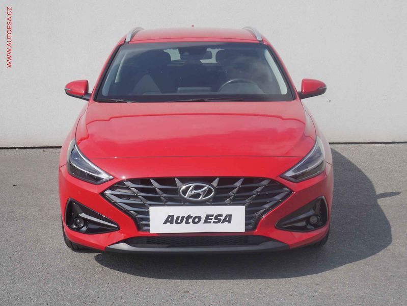 Hyundai i30 (2021) 1.5. i, ČR, navi, LED, autoAC - fotka 2 z 15