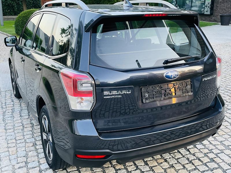 Subaru Forester 2.0i 4x4 AUT KAMERA VÝHŘEV LED - fotka 17 z 42