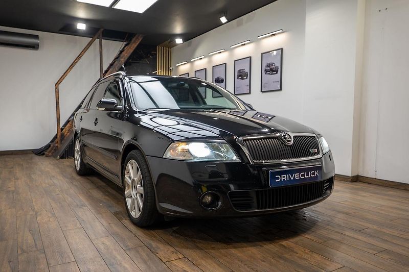 Škoda Octavia 2.0 TDI RS 125 kW - fotka 3 z 32