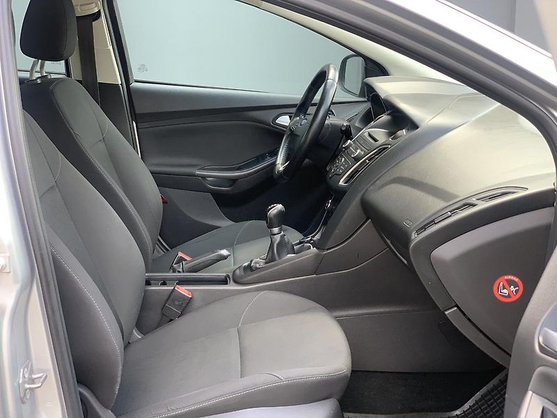 Ford Focus 1.6i PŮVOD ČR odp.DPH ZADÁNO - fotka 27 z 36