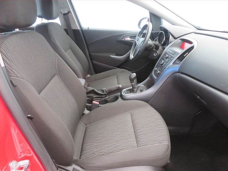Opel Astra (2012) 1.7 CDTI, po STK, v provozu - fotka 9 z 14