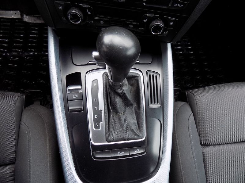 Audi Q5 (2010) 2.0TDI/4x4/Bi-xenon/LED/ - fotka 24 z 38