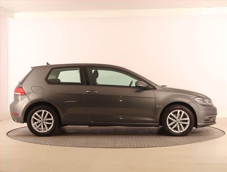 Volkswagen Golf (2017) 1.4 TSI, Automat, Navi - fotka 6 z 22