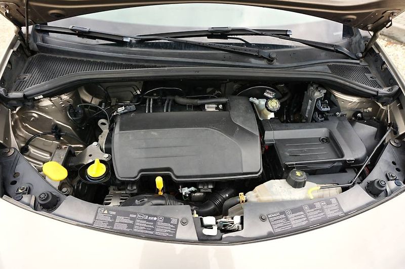 Renault Clio (2009) 1,2 16V 55 kW - fotka 31 z 33