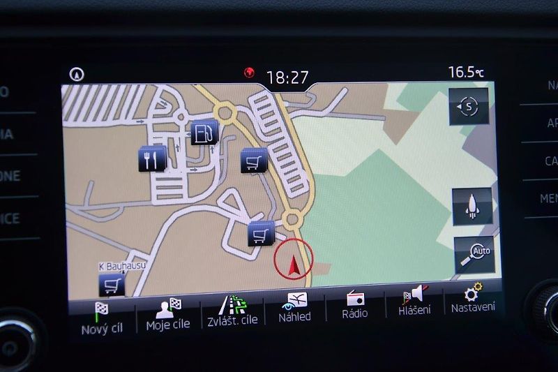 Škoda Octavia combi4x4 110 kW DSG Black line - fotka 14 z 42