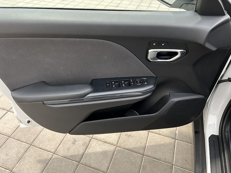 Kia K4 1.6 T-GDi EXCLUSIVE 110 KW (20 - fotka 6 z 29