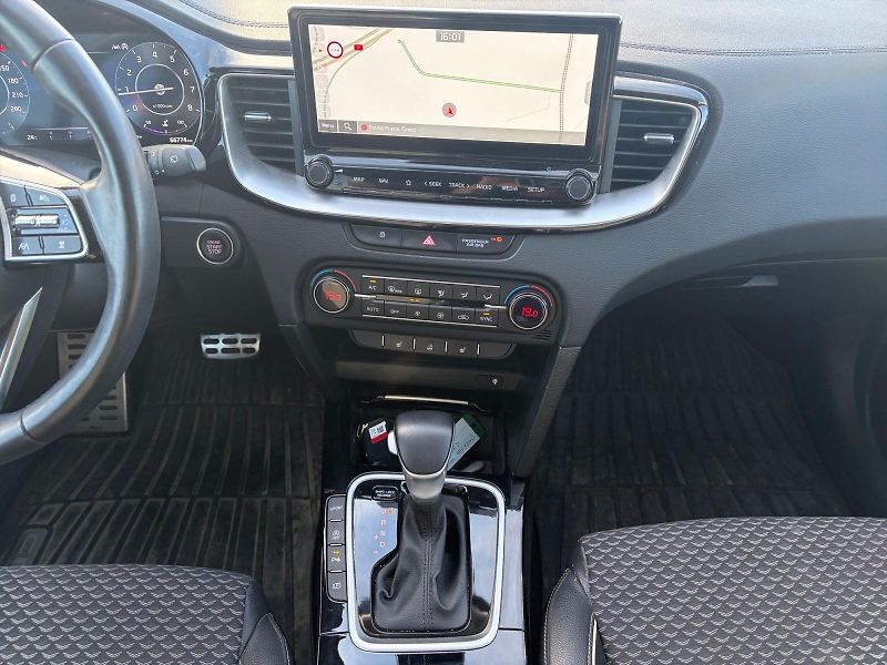 Kia Ceed (2023) TOP 1.5T-GDI 118k TAŽNÉ CZ DPH - fotka 10 z 11