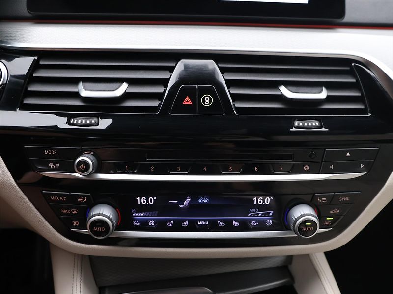 BMW Řada 6 3,0 250kW 640i xDrive GT CZ DP - fotka 27 z 38