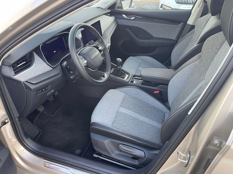 Škoda Octavia (2025) Combi 1,5 TSI / 110 kW Top Sel - fotka 7 z 30