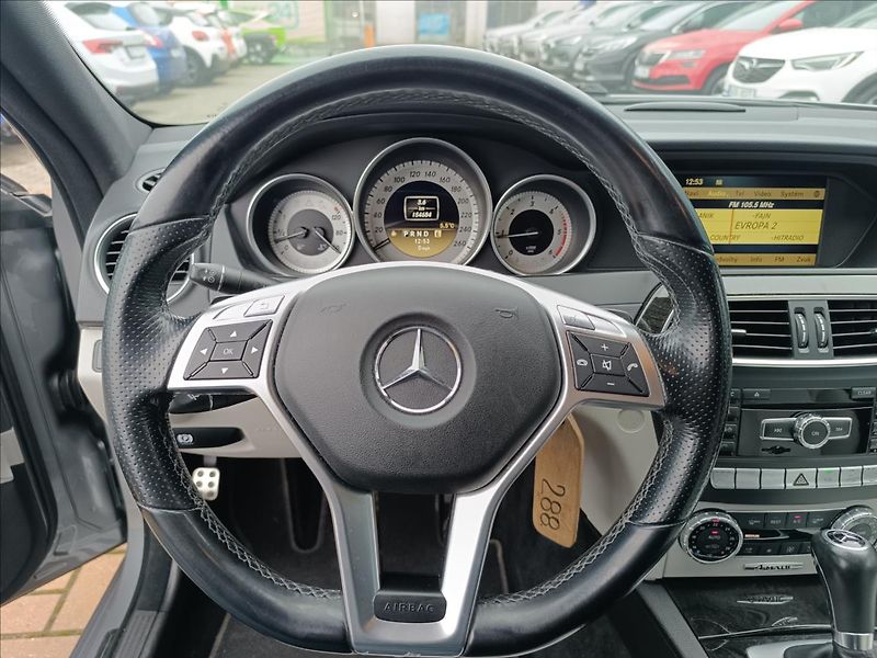 Mercedes-Benz Třídy C 2,2 250 CDI 4MATIC - fotka 11 z 20