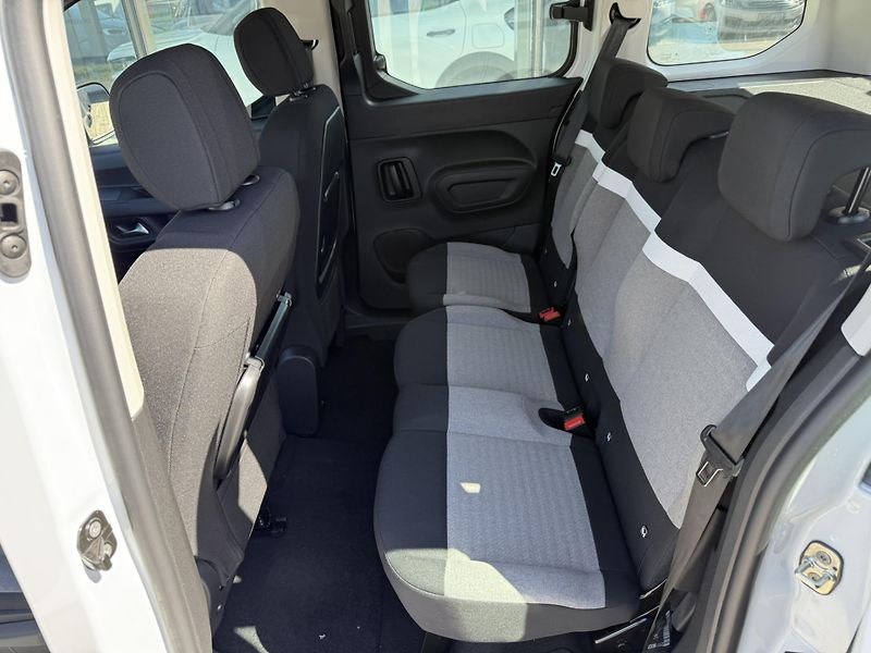 Citroën Berlingo (2026) PLUS TURBO 110k S&S MAN6 - fotka 8 z 11