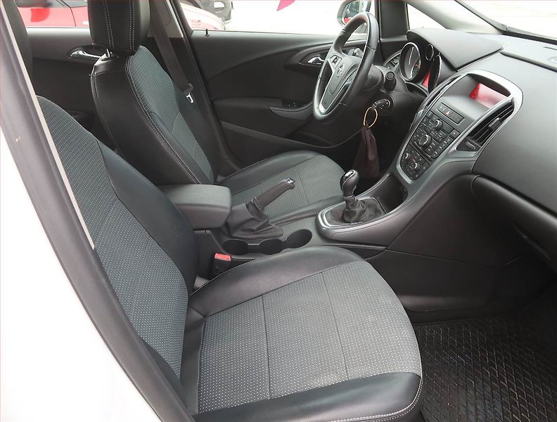 Opel Astra (2015) 1.6 16V, Serv.kniha, Tempomat - fotka 9 z 16