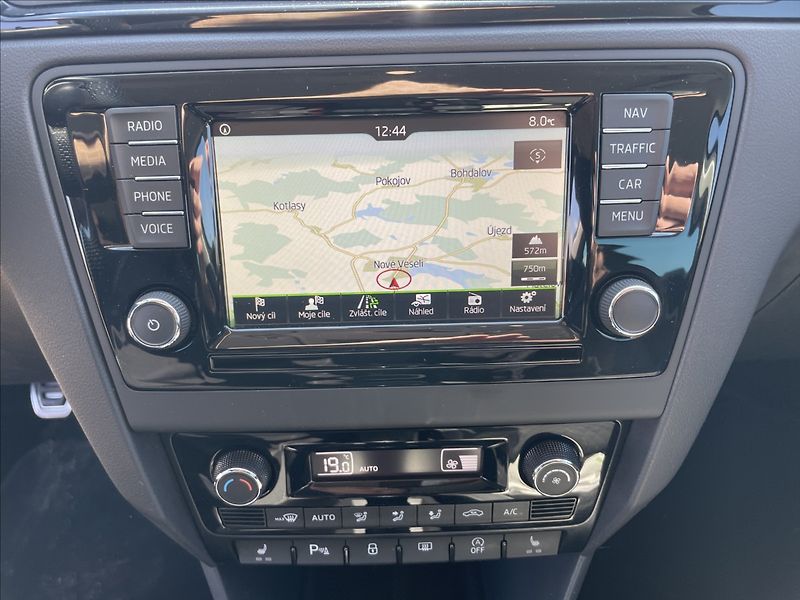 Škoda Rapid 1,2 TSi 66kw Style Radar Klima - fotka 17 z 37