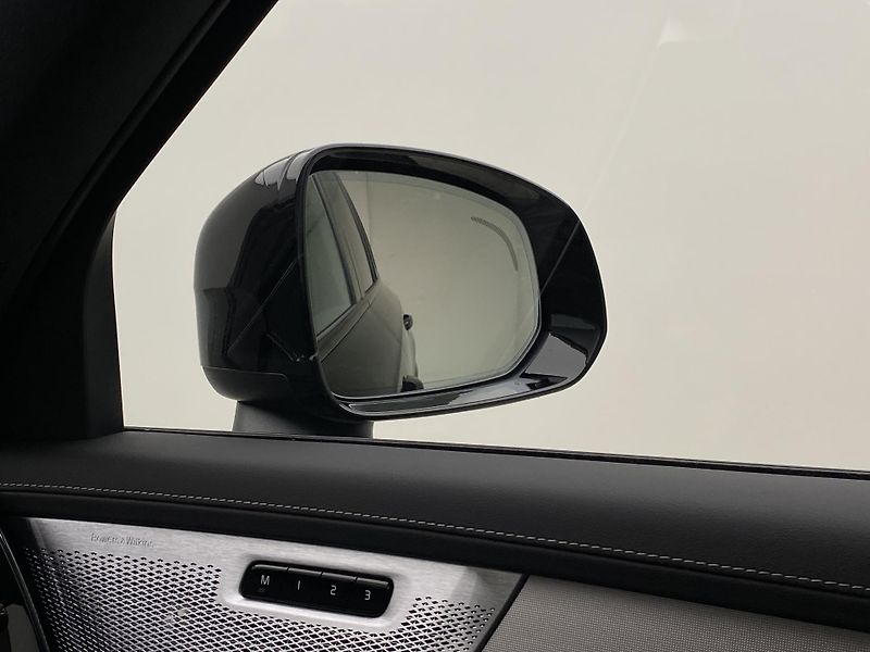 Volvo XC90 (2026) B5 AWD BLACK EDITION ULTRA 7 - fotka 35 z 78