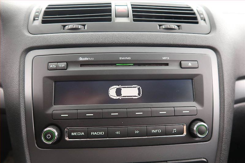 Škoda Octavia (2011) 1.6 TDI, Tempomat - fotka 15 z 15