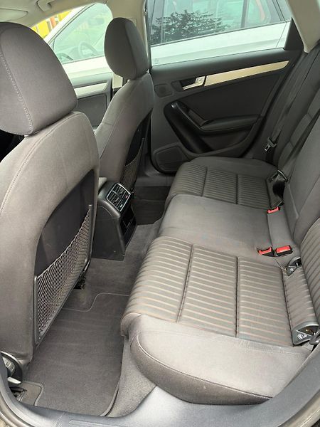 Audi A4 (2009) 2.0 /105kW - fotka 10 z 10