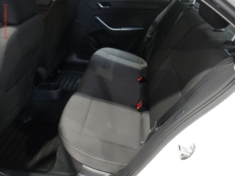 Škoda Rapid (2013) 1.2 TSi, ČR, AC - fotka 10 z 15