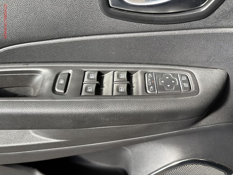 Renault Captur (2019) 1.3TCe, 1.maj,ČR, Klima - fotka 12 z 16