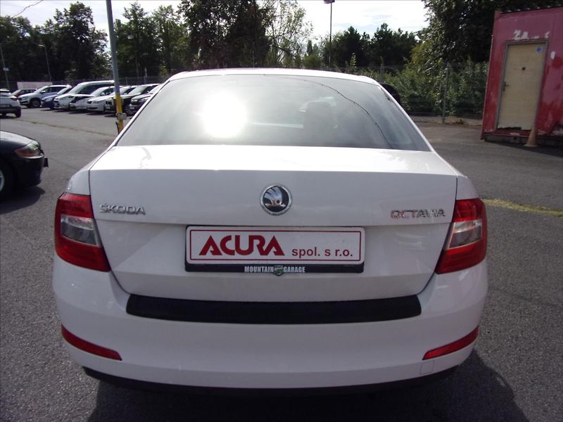 Škoda Octavia 1,6 TDI Ambiente 81kW ČR - fotka 5 z 28