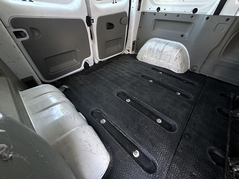 Renault Trafic (2009) 2.0dCi/84kW * KLIMA * 6.Míst  - fotka 20 z 24
