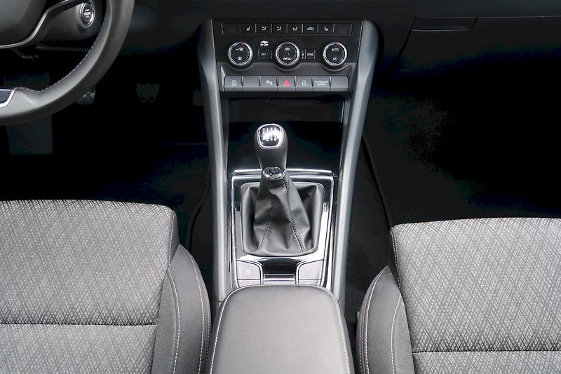 Škoda Karoq (2025) Top Selection 1.5 TSI 110 kW - fotka 25 z 28