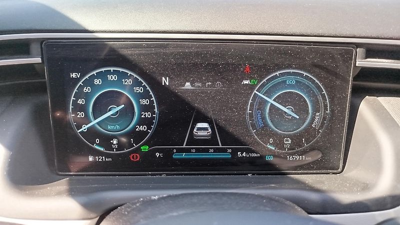 Hyundai Tucson (2023) 1.6 T-GDI Plug-in-Hybrid  4x4  - fotka 23 z 34