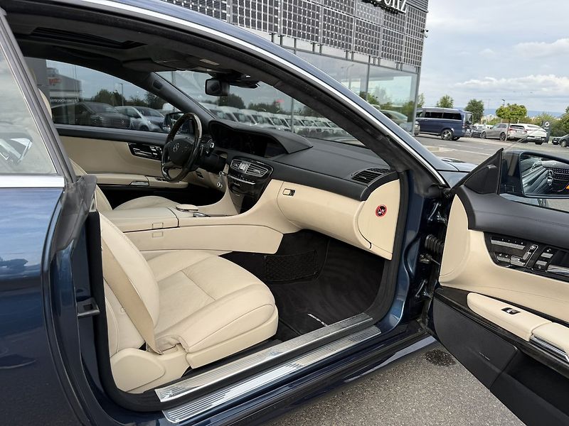 Mercedes-Benz CL (2010) 500 4MATIC - fotka 36 z 44