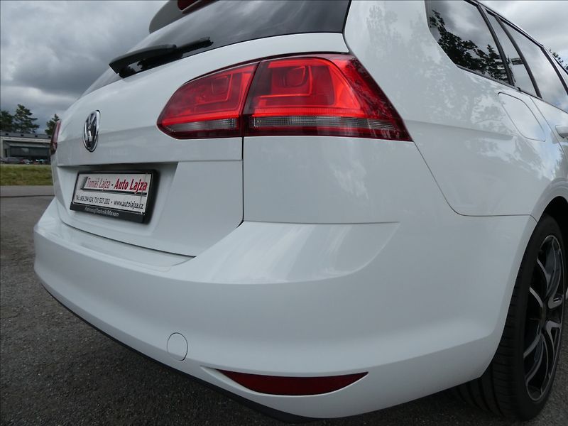 Volkswagen Golf 1,2 TSi 81kW 2x kola, serviska - fotka 10 z 54