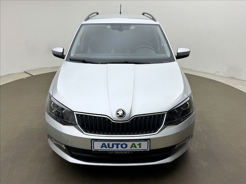 Škoda Fabia 1,2 81kW LED AC NAVI SENZORY - fotka 2 z 35