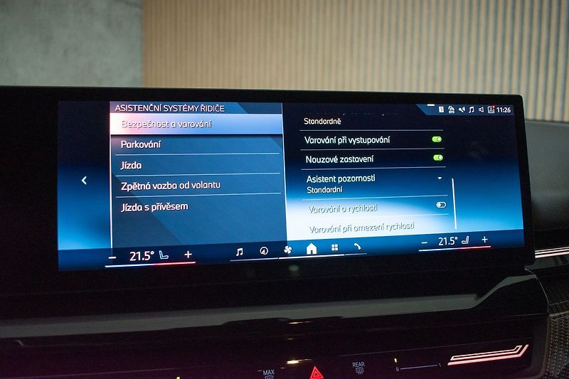 BMW Řada 5 540d xDrive ///M*HK*ČR*ZÁRUKA - fotka 39 z 55