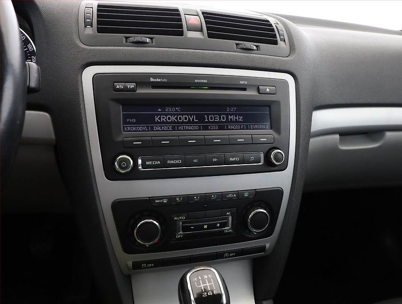 Škoda Octavia (2012) 1.4 TSI, ČR,1.maj, po STK - fotka 10 z 17