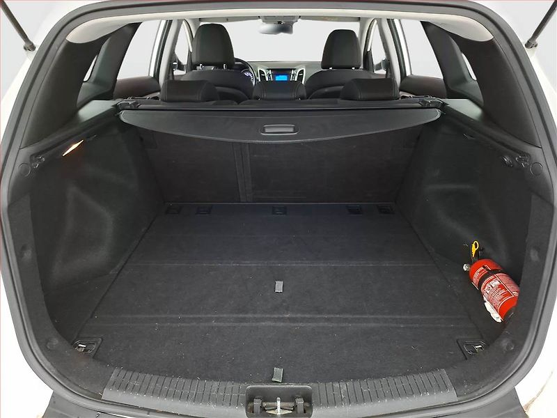 Hyundai i30 (2017) 1.6 CRDi, Tempomat - fotka 13 z 16