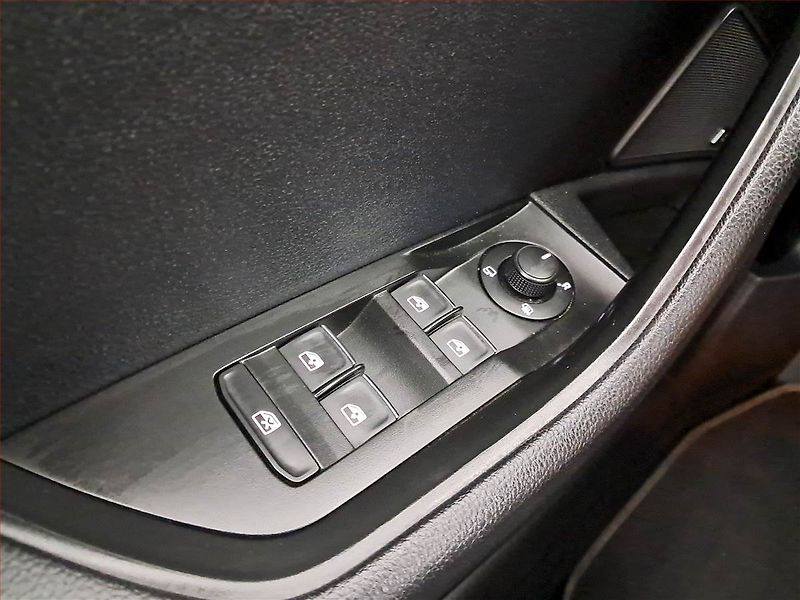 Škoda Superb (2016) 2.0 TDI, Automat, Kůže, Navi - fotka 16 z 20