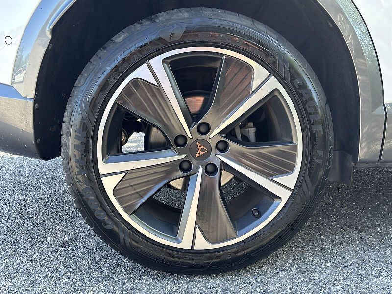 Cupra Formentor (2024) 1.5 TSI DSG - fotka 27 z 30