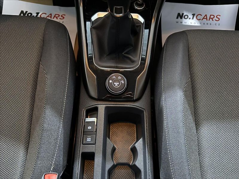 Volkswagen T-Roc 2,0   TDI 4MOTION ACC LED - fotka 19 z 26