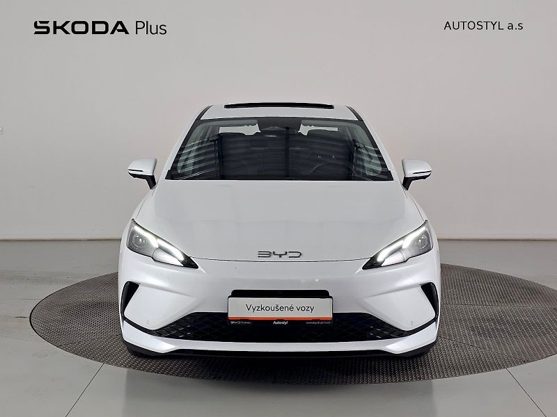 BYD Seal 5 DM-i (2025) 1.5 PHEV 212k DESIGN - fotka 4 z 34
