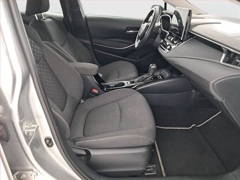 Toyota Corolla (2023) 1.8 Hybrid - fotka 9 z 20
