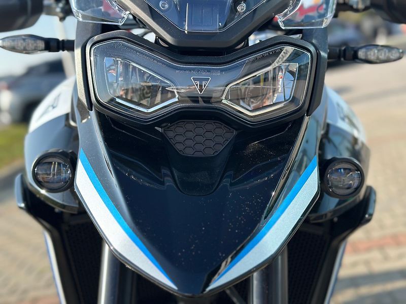 Triumph (2026) Tiger 900 Alpine Edition akce - fotka 7 z 10