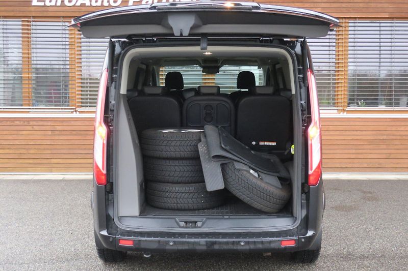 Ford Tourneo Custom (2020) 2.0 TDCi 320 L2 Titanium 8Míst - fotka 44 z 50