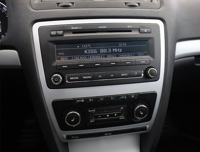 Škoda Octavia (2010) Ambiente Plus 1.4 TSI, po STK - fotka 9 z 15