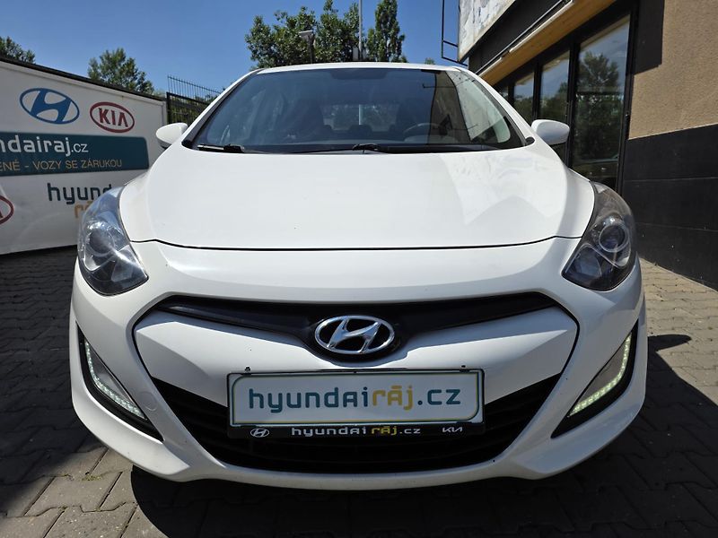 Hyundai i30 1.4-NÍZKÉ KM-KLIMA-ALU - fotka 3 z 15