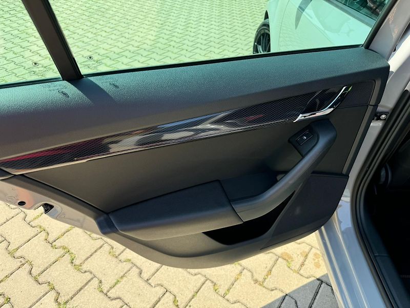 Škoda Octavia (2019) RS TDI 135KW  4x4 kombi  - fotka 12 z 30