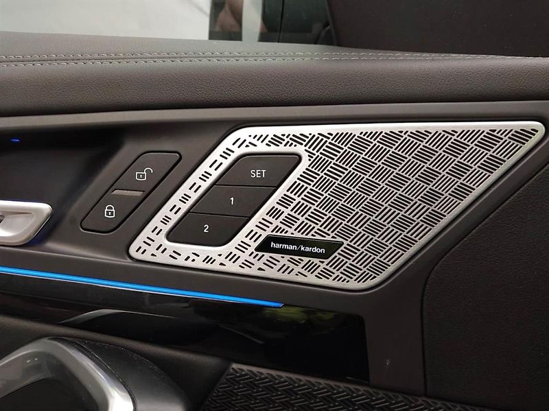 BMW X1 sDrive20i - fotka 7 z 12
