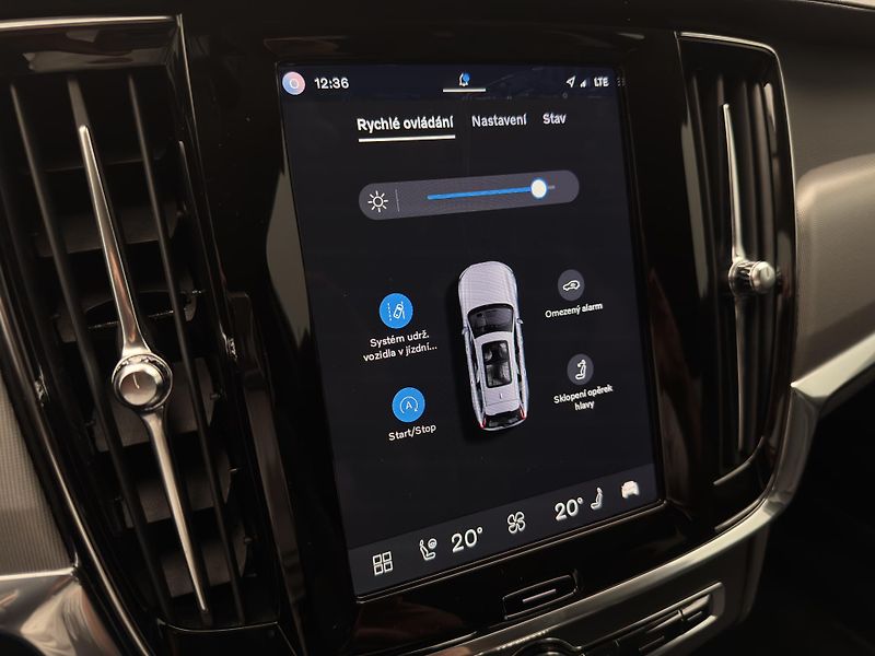 Volvo V90 B4 BRIGHT PLUS AUT - fotka 33 z 46