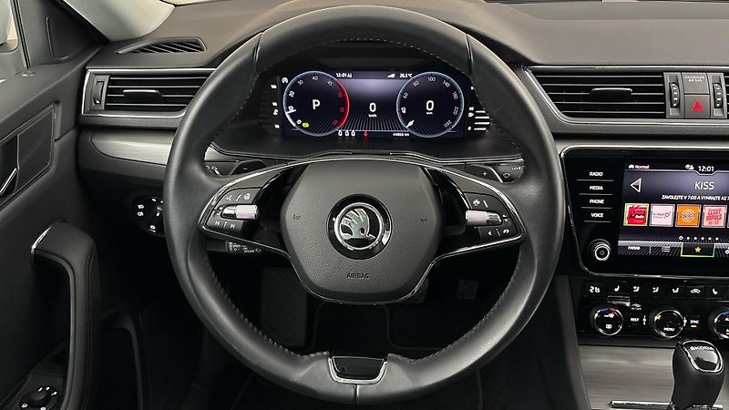 Škoda Superb 2.0 TDI DSG Style Combi - fotka 9 z 28