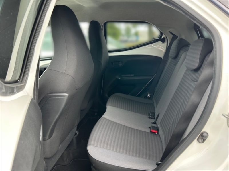 Toyota Aygo 1,0 VVTi x-play - fotka 8 z 11