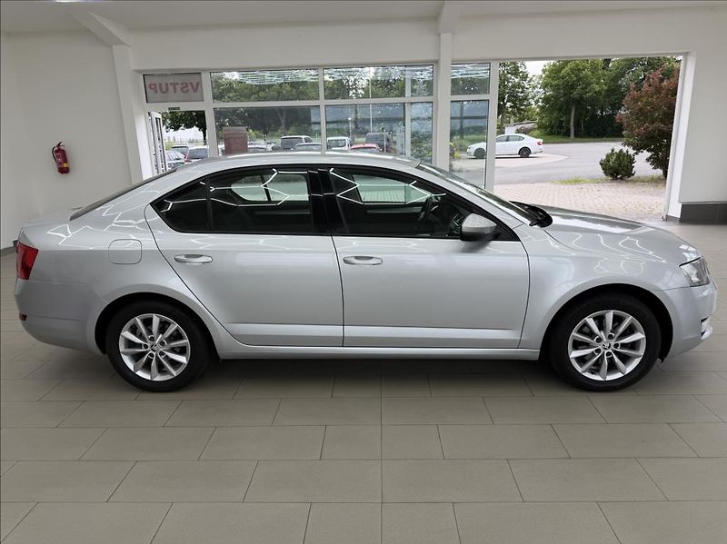Škoda Octavia 1,6 TDi,digiklima,vyhř.sed,tem - fotka 4 z 25