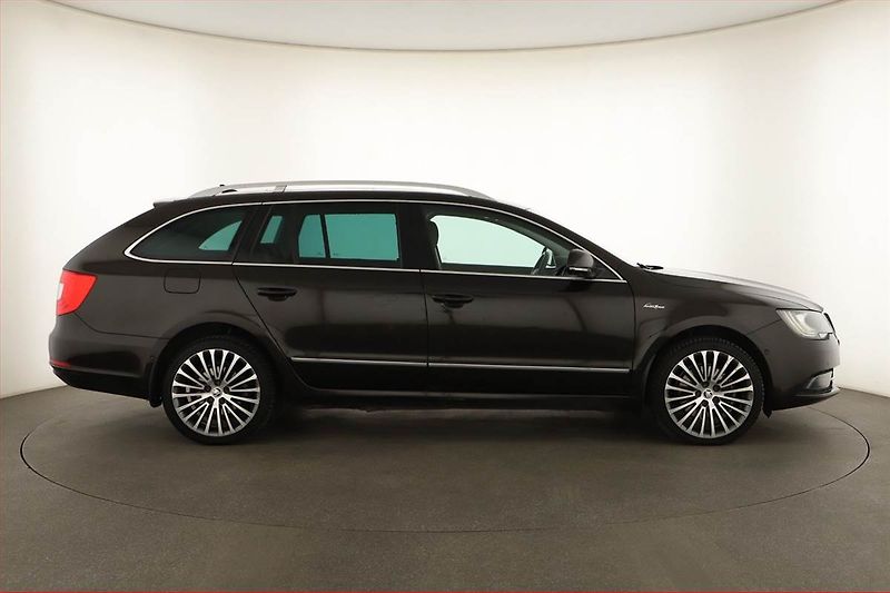 Škoda Superb (2013) Laurin&Klement 2.0 TDI, 4X4 - fotka 6 z 20