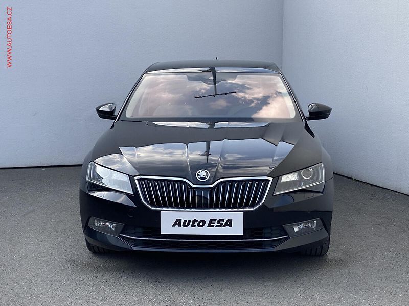 Škoda Superb (2015) 2.0 TDi 4x4, ČR, DSG - fotka 2 z 20